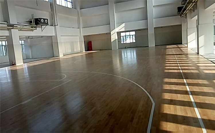 柞木籃球館木地板怎么維修？