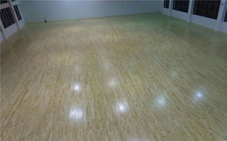 24厚楓木籃球木地板日常保養(yǎng)需要注意哪些方面？